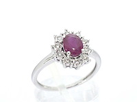 Witgouden entourage ring met robijn en diamanten - afbeelding 4 van  8