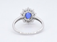 Witgouden entourage ring met saffier en briljanten - afbeelding 9 van  11