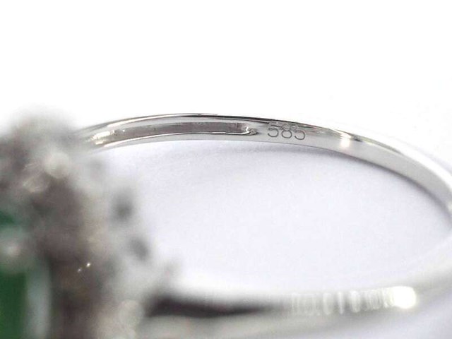 Witgouden entourage ring met smaragd en diamanten - afbeelding 11 van  11