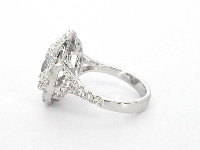 Witgouden entourage ring ovaal diamant 5.00 carat - afbeelding 5 van  9