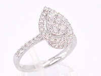 Witgouden entourage ring pear shape diamant - afbeelding 9 van  10