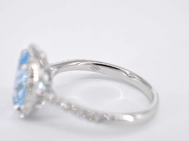 Witgouden entourage ring topaas ovaal - afbeelding 8 van  9