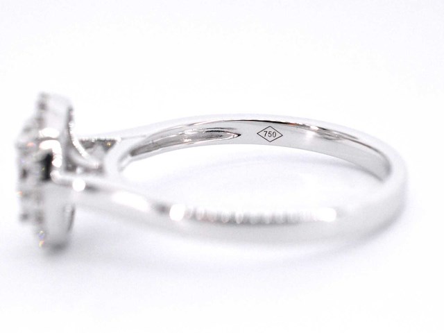 Witgouden entourage ring vol gezet met diamanten - afbeelding 2 van  10