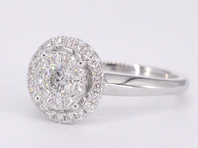 Witgouden entourage ring vol gezet met diamanten - afbeelding 10 van  11