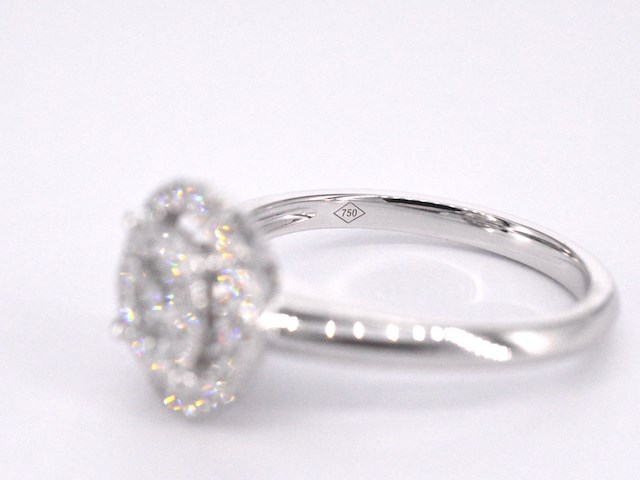 Witgouden entourage ring vol gezet met diamanten - afbeelding 11 van  11