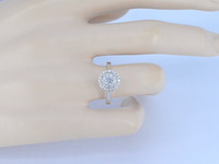 Witgouden entourage ring vol gezet met diamanten - afbeelding 6 van  12