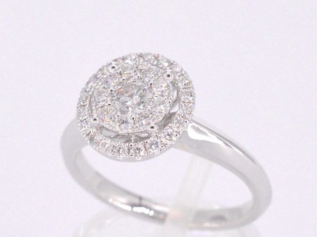 Witgouden entourage ring vol gezet met diamanten - afbeelding 7 van  12