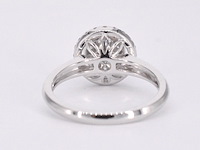 Witgouden entourage ring vol gezet met diamanten - afbeelding 10 van  12