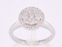 Witgouden entourage ring vol gezet met diamanten - afbeelding 2 van  12