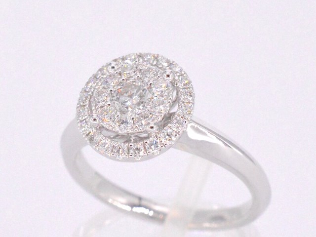 Witgouden entourage ring vol gezet met diamanten - afbeelding 7 van  12
