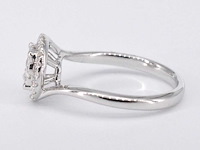 Witgouden entourage slagring met diamanten - afbeelding 9 van  9