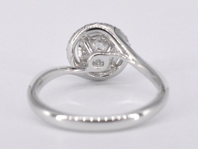 Witgouden entourage slagring met diamanten - afbeelding 6 van  8