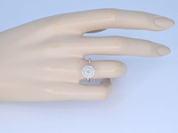 Witgouden entourage slagring met diamanten - afbeelding 4 van  10