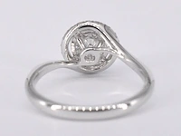 Witgouden entourage slagring met diamanten - afbeelding 7 van  10