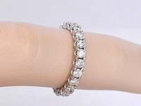 Witgouden eternity met briljant geslepen diamanten - afbeelding 2 van  9