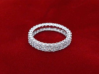 Witgouden eternity ring met diamanten - afbeelding 2 van  10