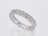 Witgouden eternity ring met diamanten - afbeelding 6 van  10