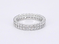 Witgouden eternity ring met diamanten - afbeelding 8 van  10