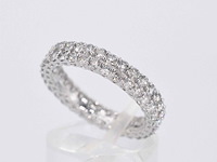 Witgouden eternity ring met diamanten - afbeelding 6 van  11