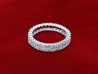 Witgouden eternity ring met diamanten - afbeelding 9 van  9