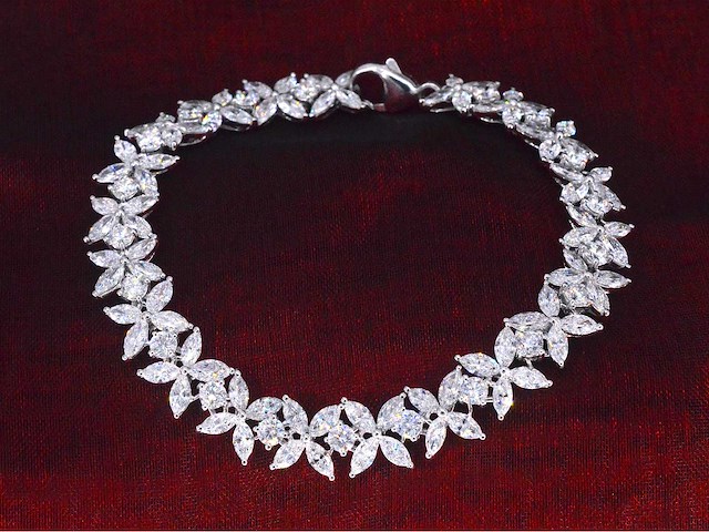 Witgouden exclusieve armband 12.08 carat marquise en briljant diamanten - afbeelding 1 van  9