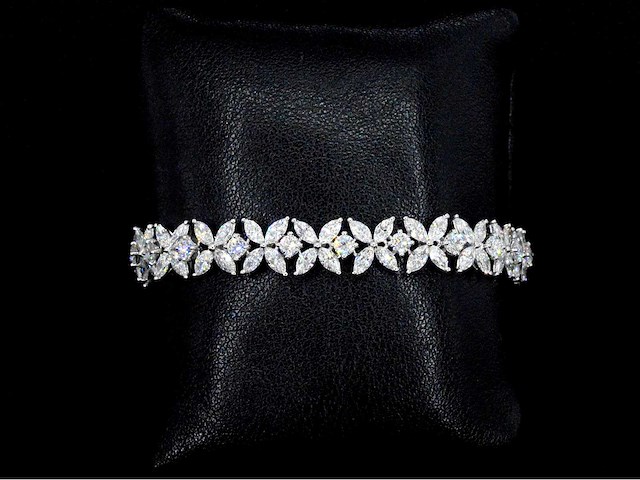 Witgouden exclusieve armband 12.08 carat marquise en briljant diamanten - afbeelding 6 van  9