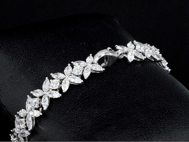Witgouden exclusieve armband 12.08 carat marquise en briljant diamanten - afbeelding 7 van  9