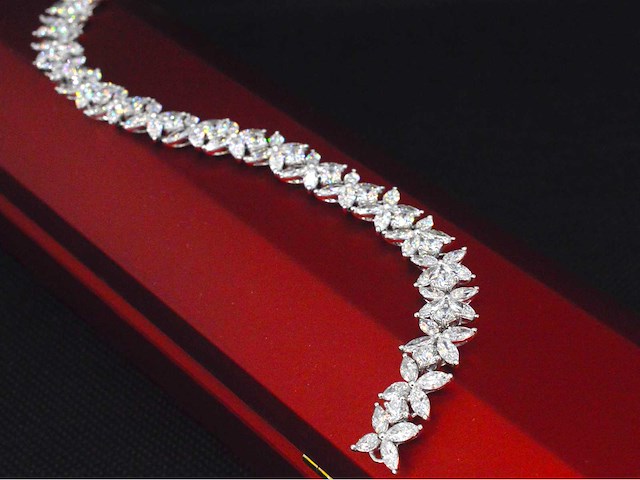 Witgouden exclusieve armband 12.08 carat marquise en briljant diamanten - afbeelding 8 van  9