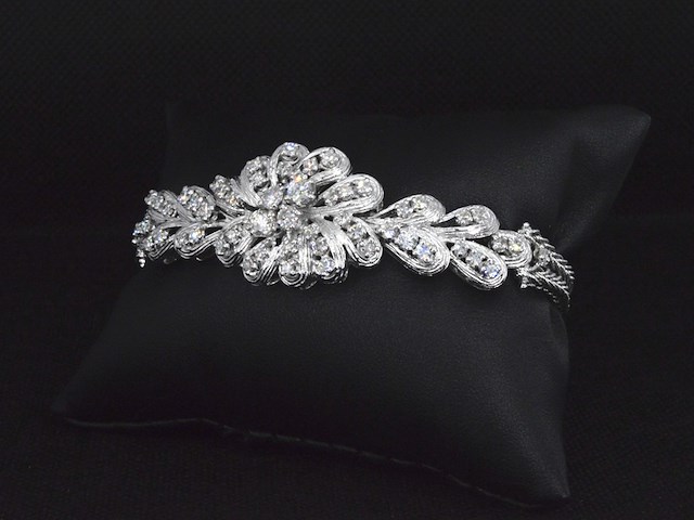 Witgouden exclusieve armband mat natuurlijke witte diamanten - afbeelding 4 van  8