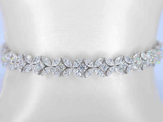 Witgouden exclusieve armband met 11.00 carat aan marquise en briljant geslepen diamanten - afbeelding 4 van  5