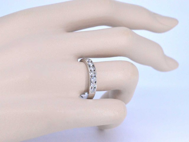 Witgouden half alliance ring met diamant - afbeelding 3 van  9