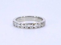 Witgouden half alliance ring met diamant - afbeelding 7 van  9