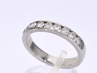 Witgouden half alliance ring met diamant - afbeelding 5 van  10