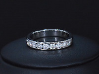 Witgouden half alliance ring met diamant - afbeelding 2 van  5
