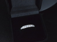 Witgouden half alliance ring met diamant - afbeelding 4 van  5