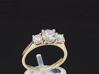 Witgouden halsketting met diamanten 'chai' - afbeelding 5 van  8