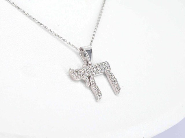 Witgouden hanger chai vol met diamant - afbeelding 7 van  13