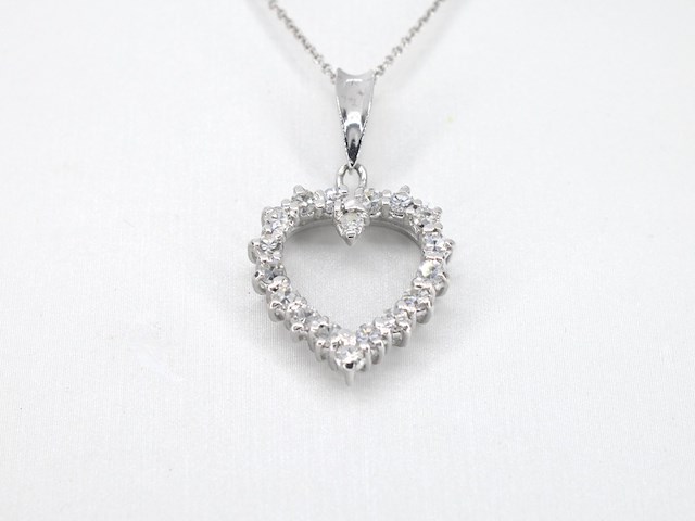 Witgouden hanger in hartvorm met diamant, excl. ketting - afbeelding 1 van  9