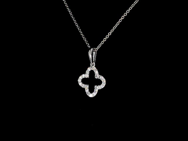 Witgouden hanger klaver vier diamanten - afbeelding 5 van  10