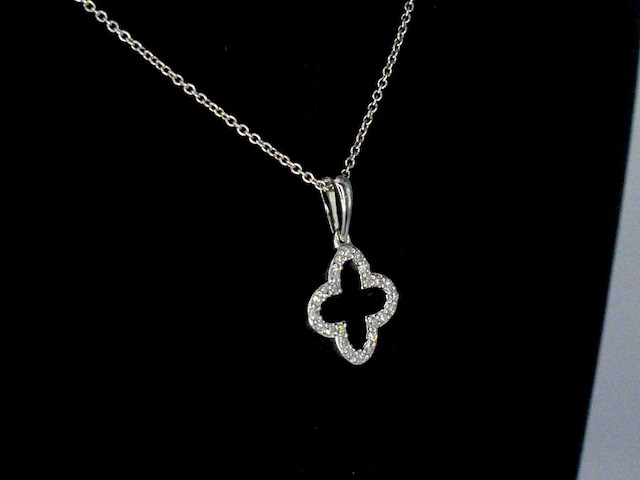Witgouden hanger klaver vier diamanten - afbeelding 6 van  10