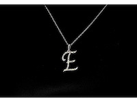 Witgouden hanger letter e met natuurlijke diamanten - afbeelding 2 van  6
