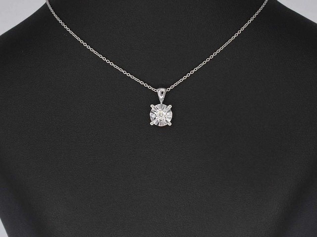 Witgouden hanger met briljant geslepen diamant - afbeelding 1 van  7