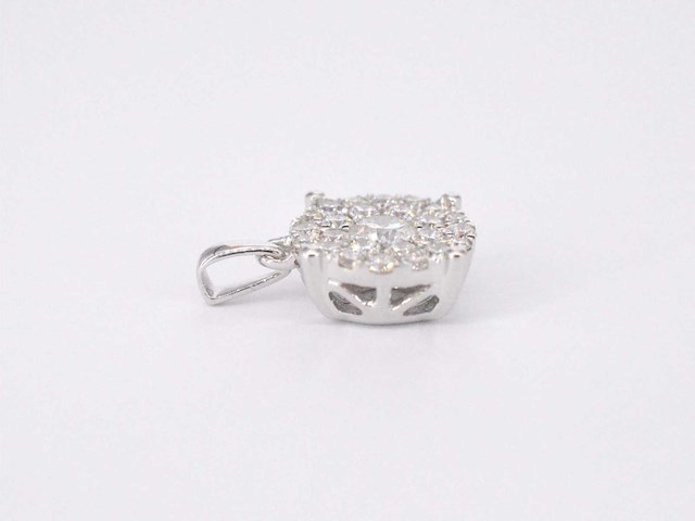 Witgouden hanger met briljant geslepen diamant - afbeelding 2 van  2