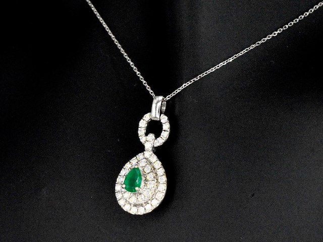 Witgouden hanger met diamanten en een smaragd in druppelvorm, excl. ketting - afbeelding 3 van  8