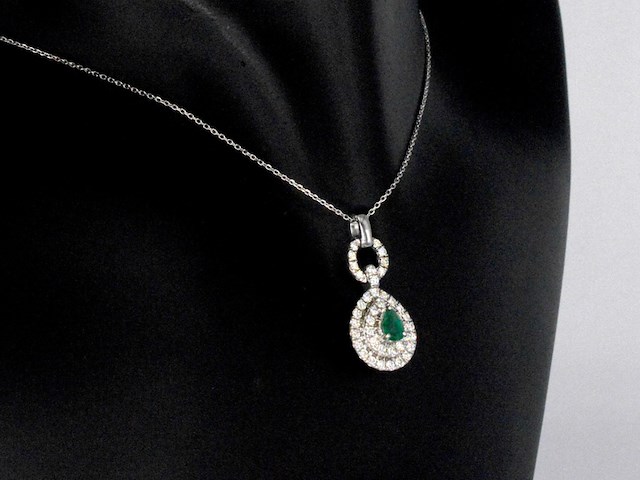 Witgouden hanger met diamanten en een smaragd in druppelvorm, excl. ketting - afbeelding 5 van  8