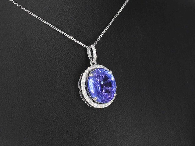 Witgouden hanger met diamanten en een tanzaniet - afbeelding 9 van  13