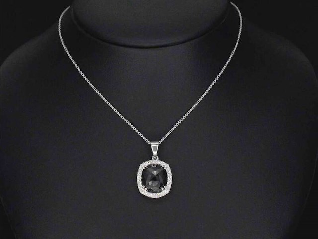 Witgouden hanger met diamanten en een zwarte diamant van 4.80 carat, excl. ketting - afbeelding 2 van  9