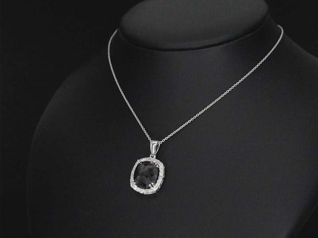 Witgouden hanger met diamanten en een zwarte diamant van 4.80 carat, excl. ketting - afbeelding 3 van  9