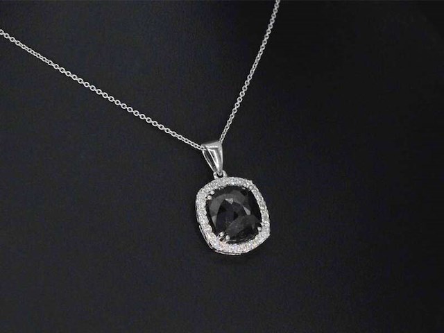 Witgouden hanger met diamanten en een zwarte diamant van 4.80 carat, excl. ketting - afbeelding 4 van  9