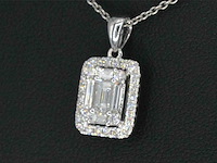 Witgouden hanger met diamanten en emerald shape diamant - afbeelding 4 van  8